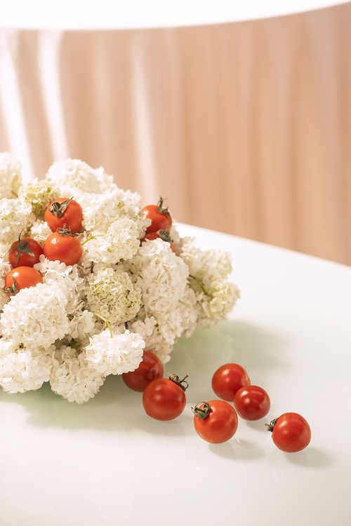 White-red table setting at wave table