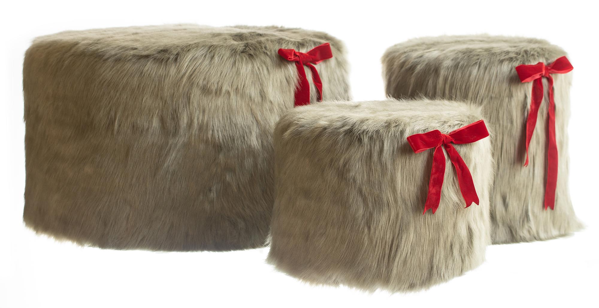 Round NORMAN FUR pouf with red ribbon – set of 3, green fur #824