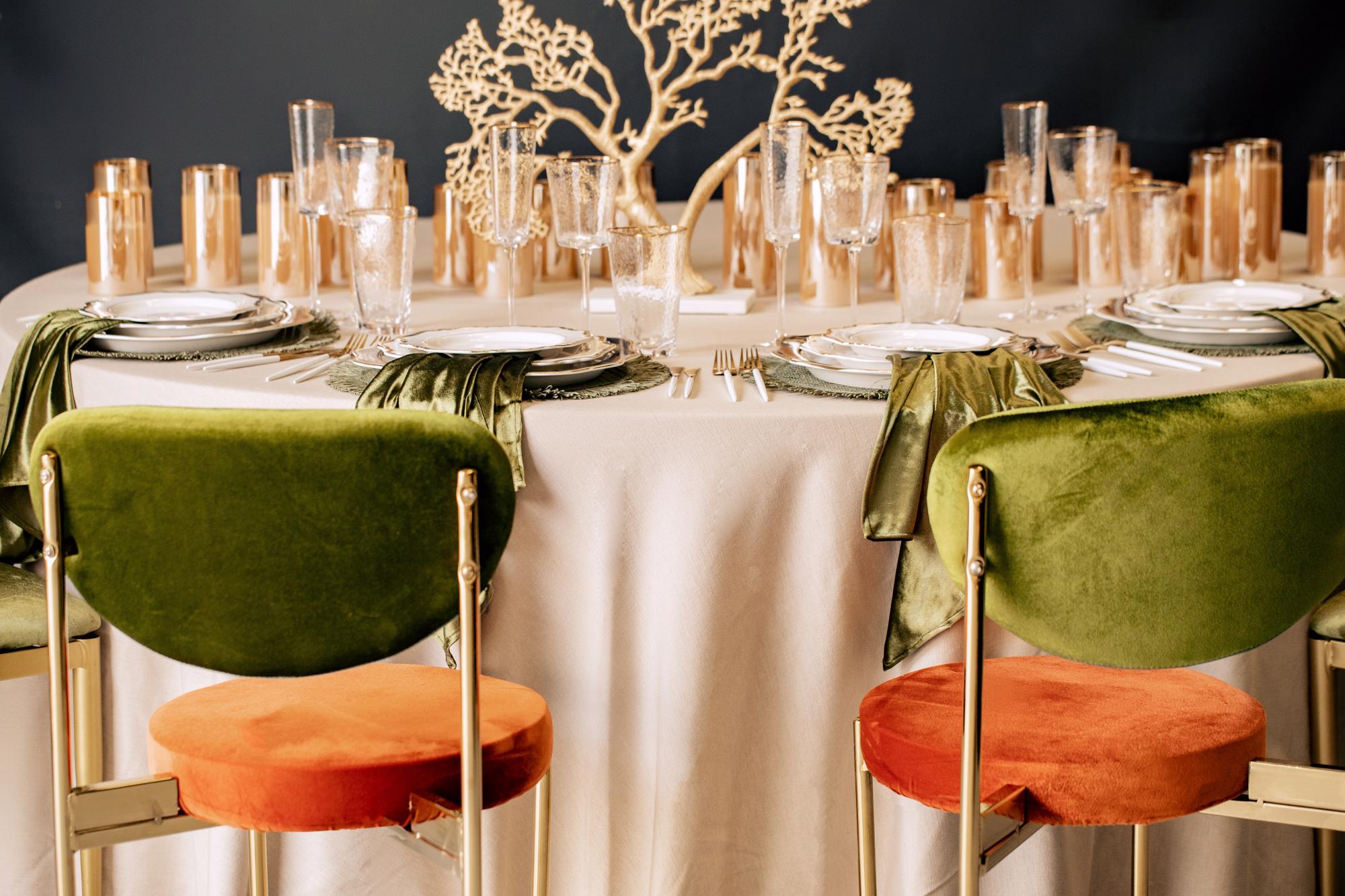 Tempo chair and Dume tablecloth