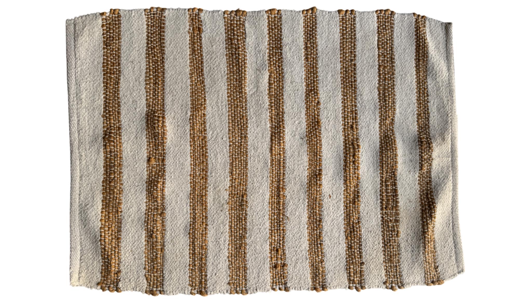 GATEN boho rug — natural beige weave, handcrafted detail, perfect for lounge areas.